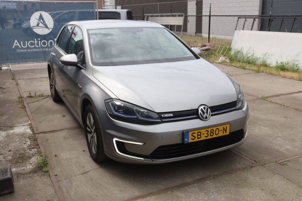 Passenger car Volkswagen e-Golf Electric 136hp 2018