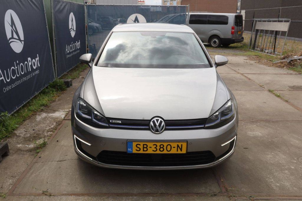 Passenger car Volkswagen e-Golf Electric 136hp 2018