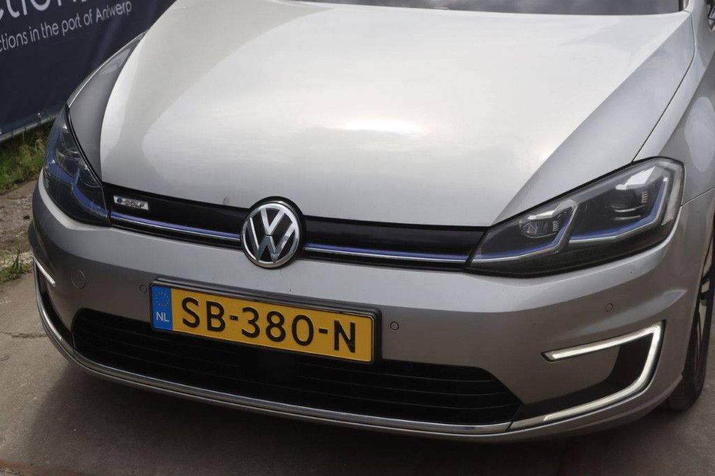 Passenger car Volkswagen e-Golf Electric 136hp 2018