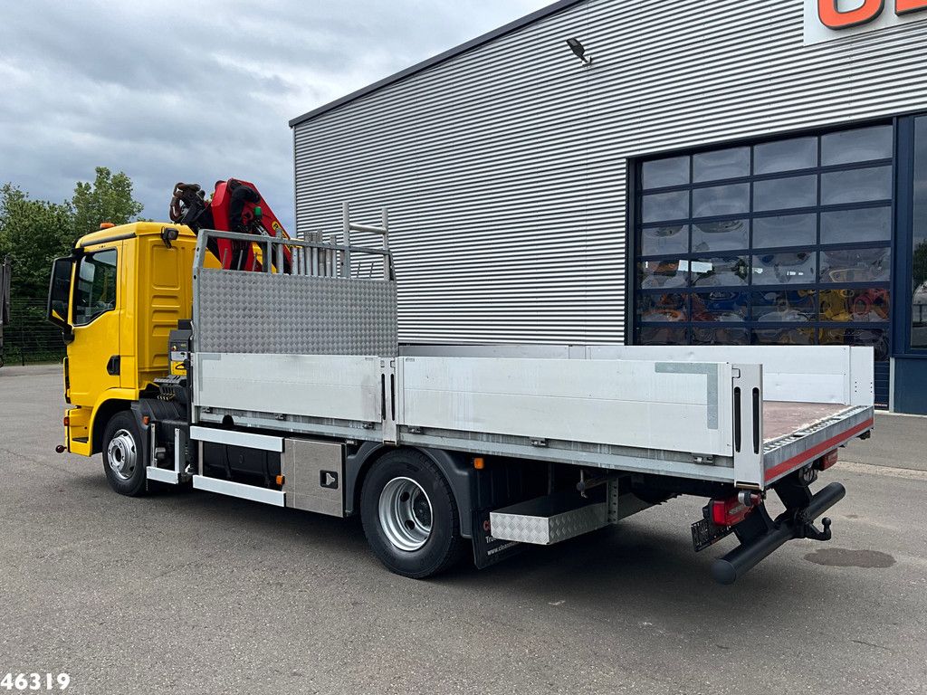MAN TGL 12.220 Euro 6 Palfinger 7 Tonmeter laadkraan Just 124.191 km!