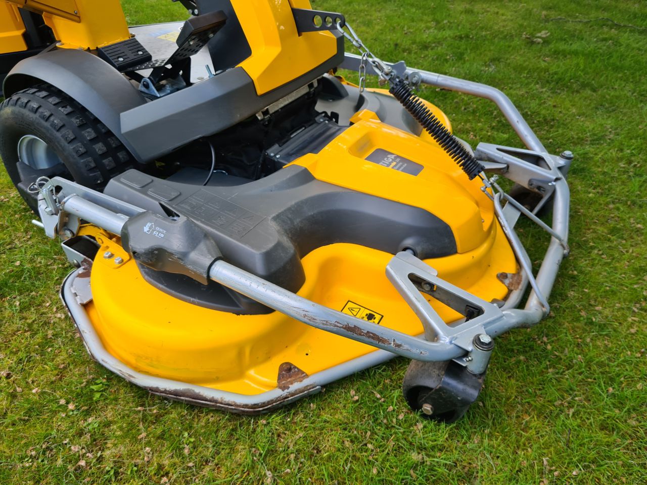 Stiga park 740 PWX frontmaaier 2 cilinder Vanquard 4X4.