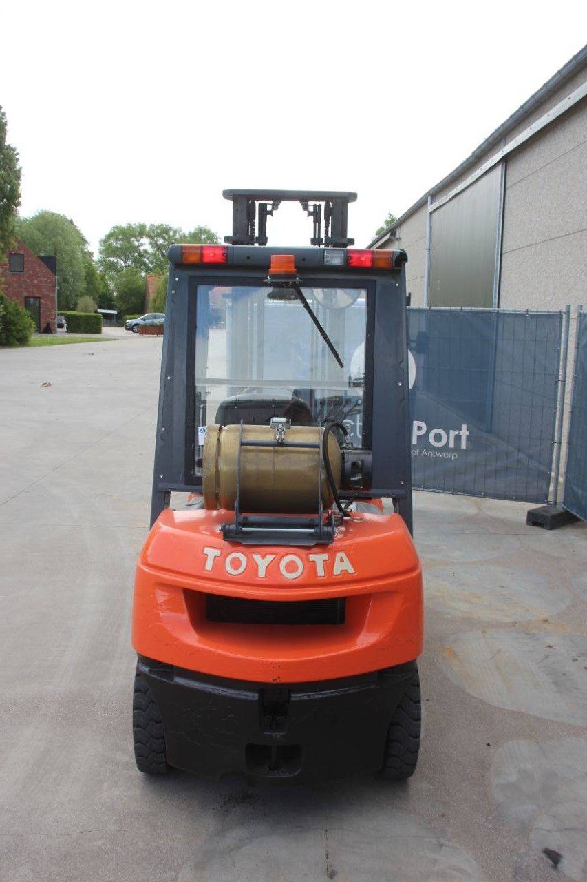 Heftruck Toyota 42-7FGF25 LPG 2500kg 4.0m 2007