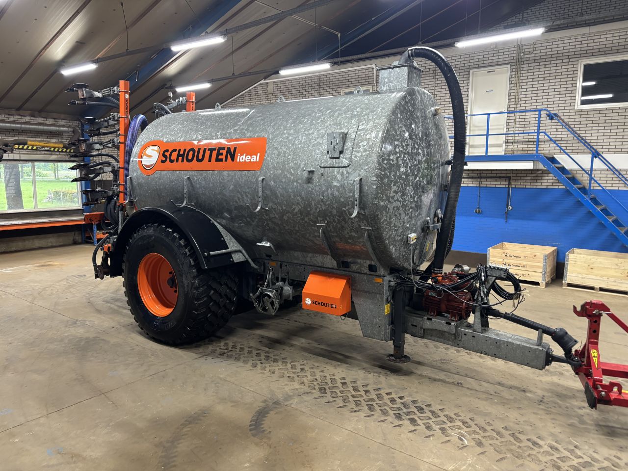 Schouten mesttank 13 m3 met liftas