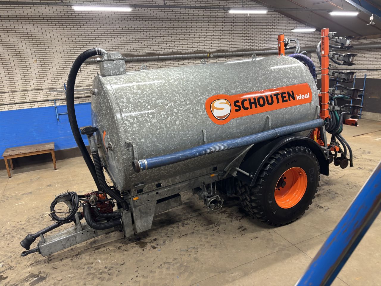 Schouten mesttank 13 m3 met liftas