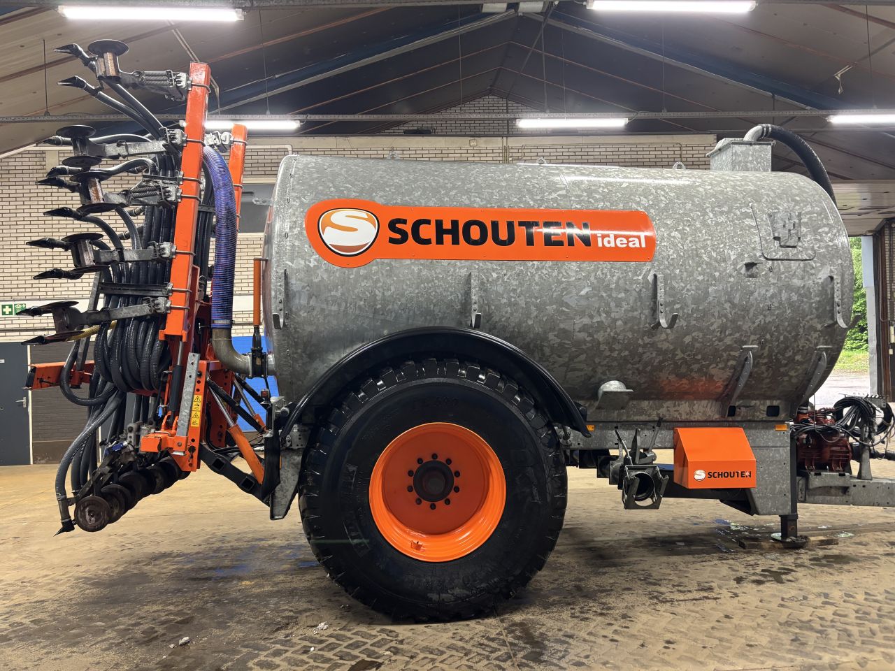 Schouten mesttank 13 m3 met liftas
