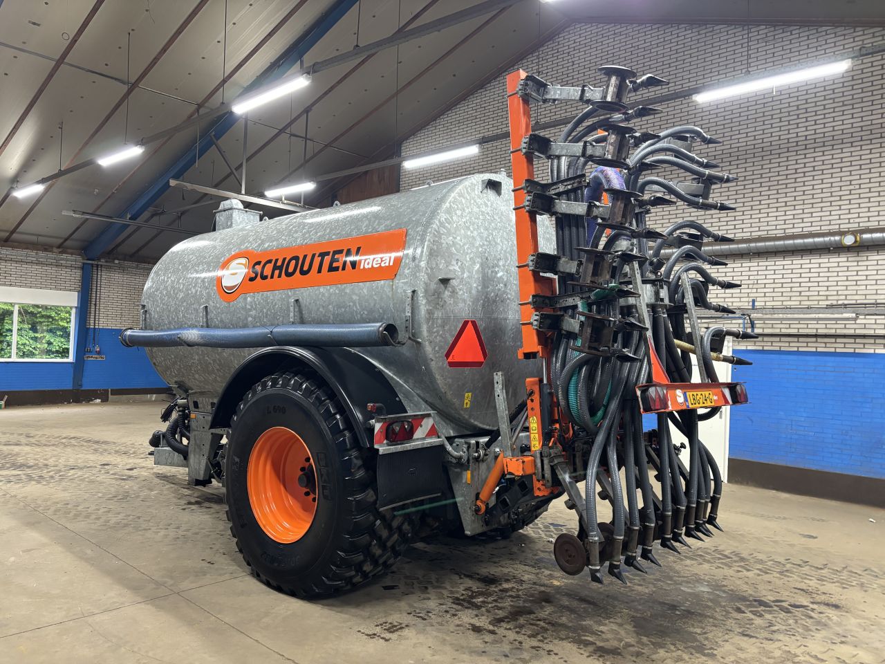 Schouten mesttank 13 m3 met liftas