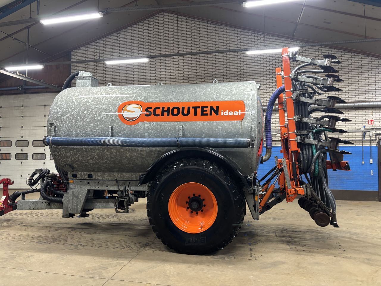 Schouten mesttank 13 m3 met liftas