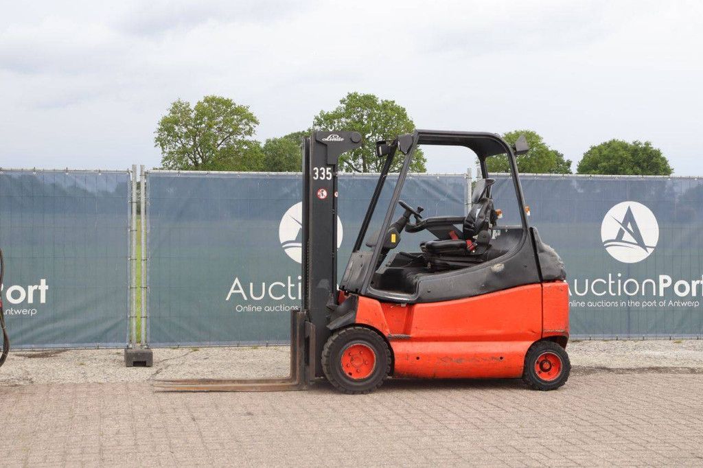 Linde E30/03/600 Electric Forklift 3000kg 4.5m 2005