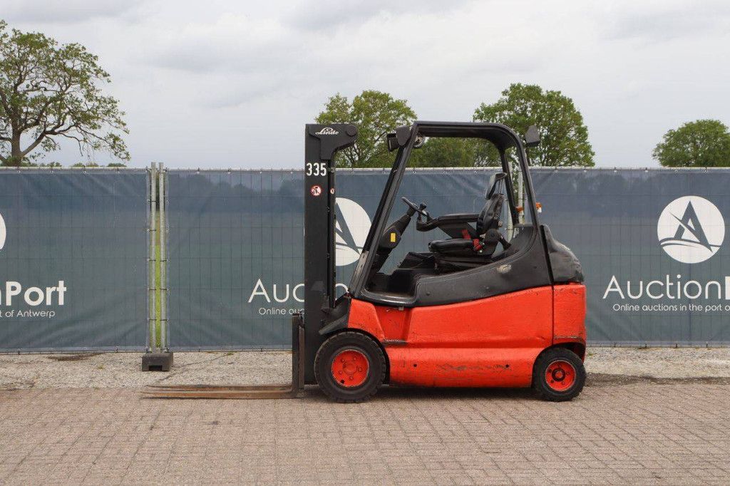 Linde E30/03/600 Electric Forklift 3000kg 4.5m 2005