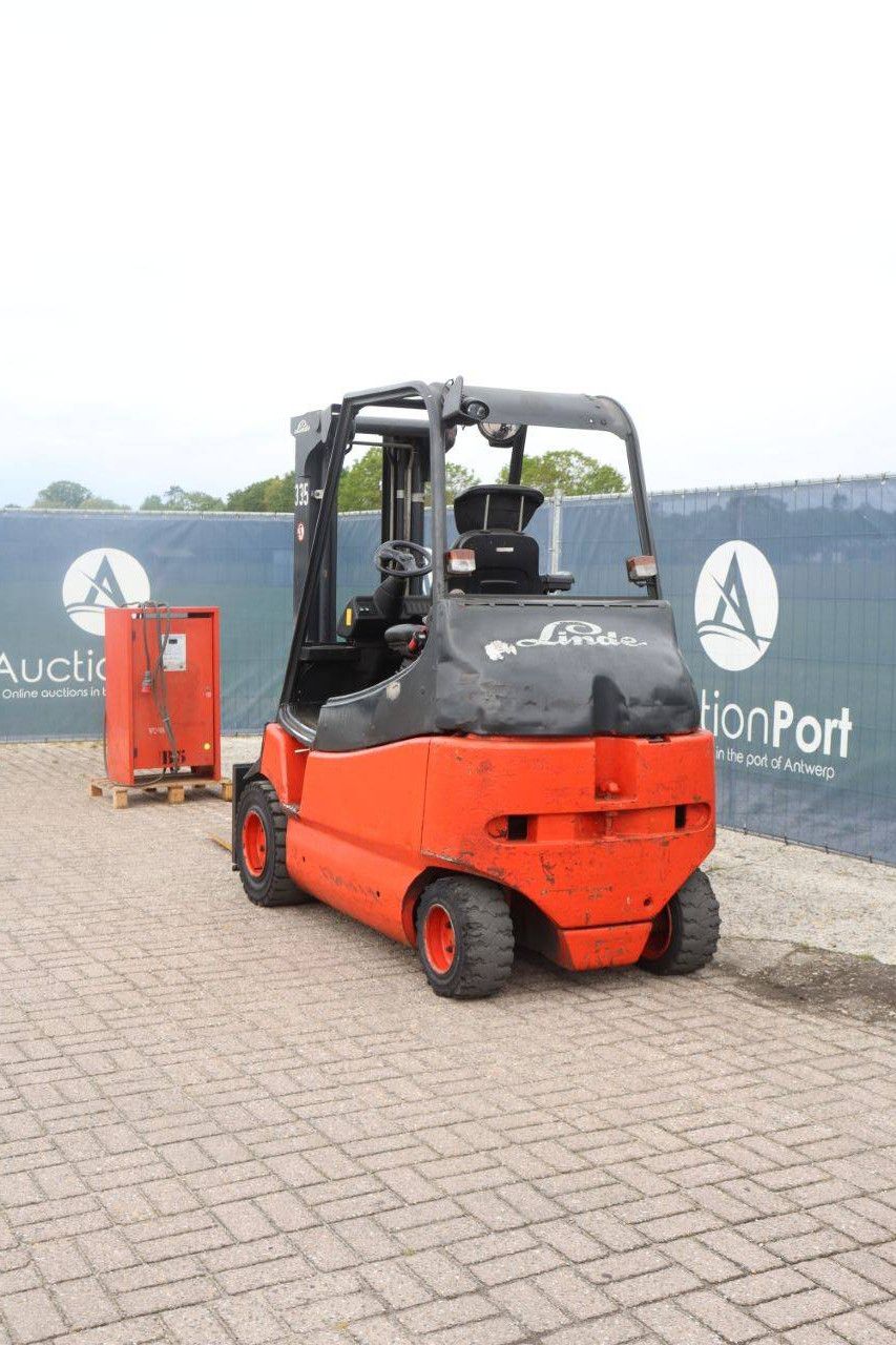Linde E30/03/600 Electric Forklift 3000kg 4.5m 2005