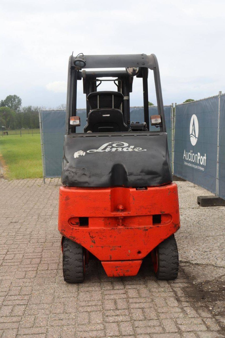 Linde E30/03/600 Electric Forklift 3000kg 4.5m 2005