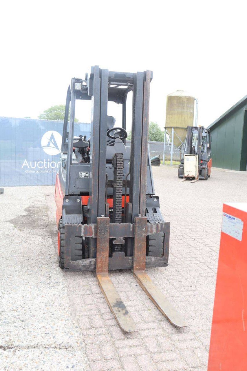 Linde E30/03/600 Electric Forklift 3000kg 4.5m 2005
