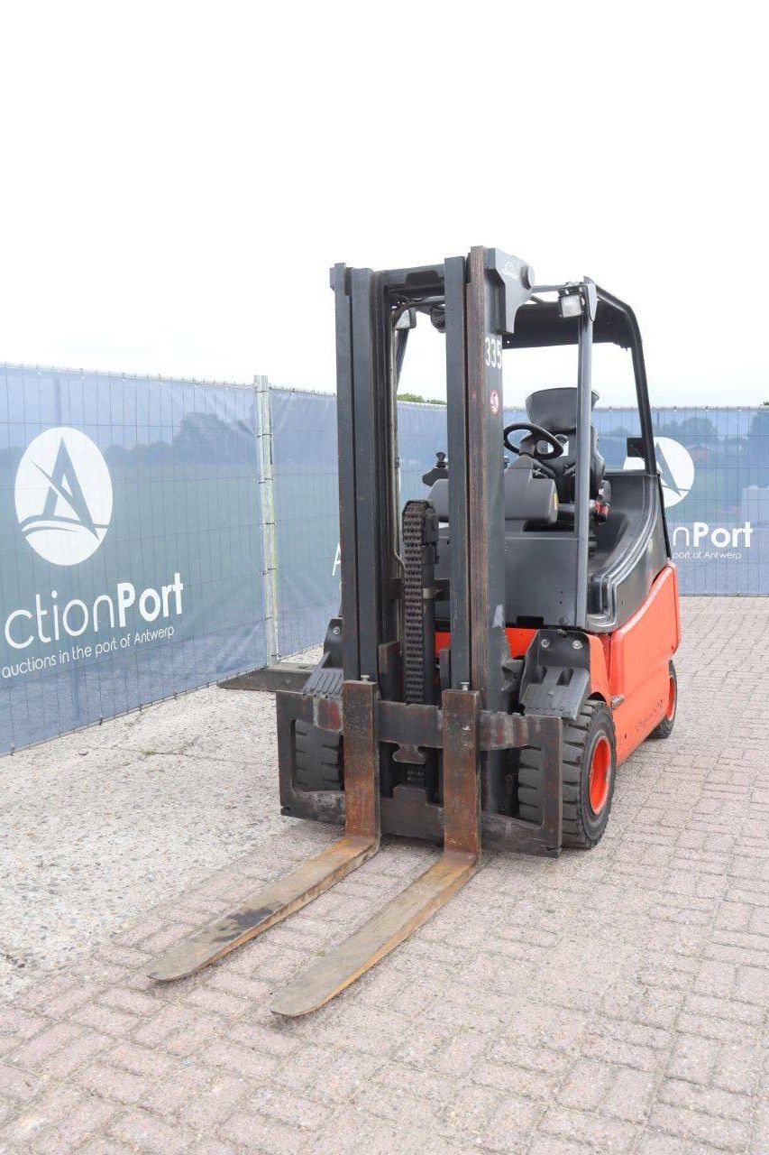 Linde E30/03/600 Electric Forklift 3000kg 4.5m 2005