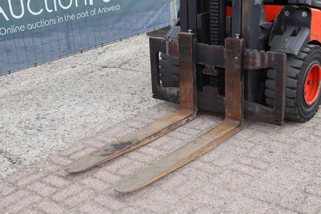 Linde E30/03/600 Electric Forklift 3000kg 4.5m 2005