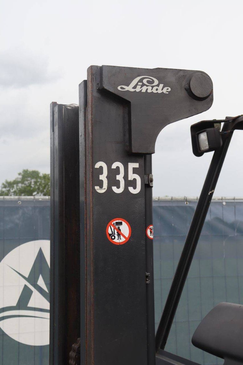 Linde E30/03/600 Electric Forklift 3000kg 4.5m 2005