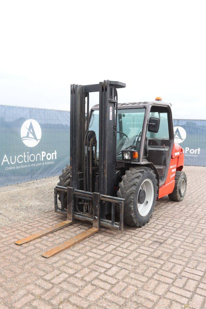 Rough-Terrain Forklift Manitou MH25-4 Diesel 2500kg 4.3m 2005