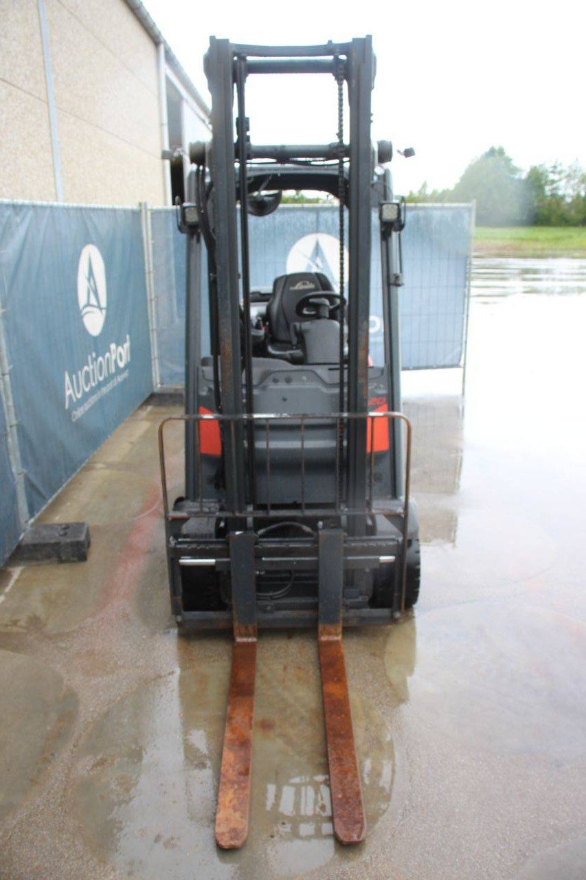 Linde H20T LPG-Gabelstapler 2000 kg 6,8 m
