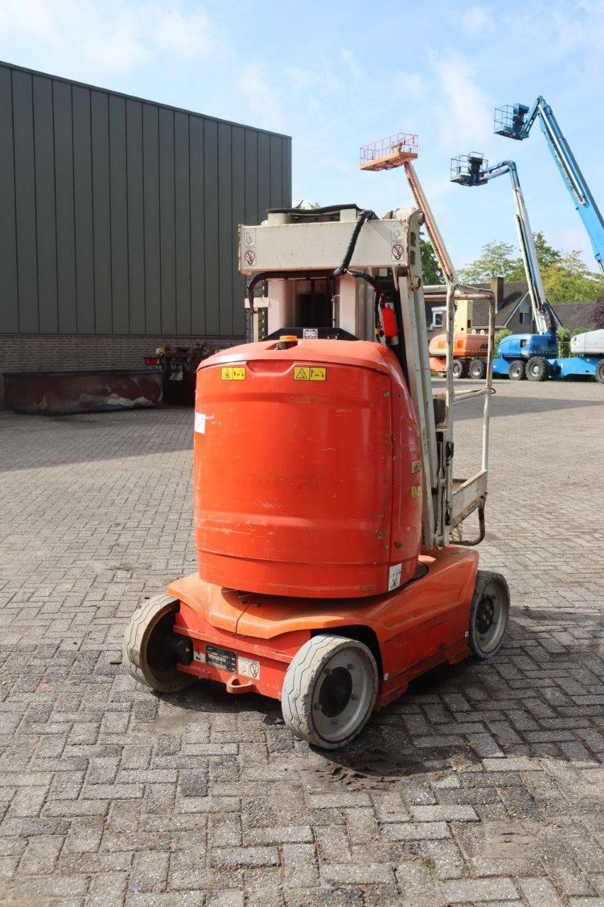 JLG Toucan 8E Electric Mast Lift 8.2m 2014