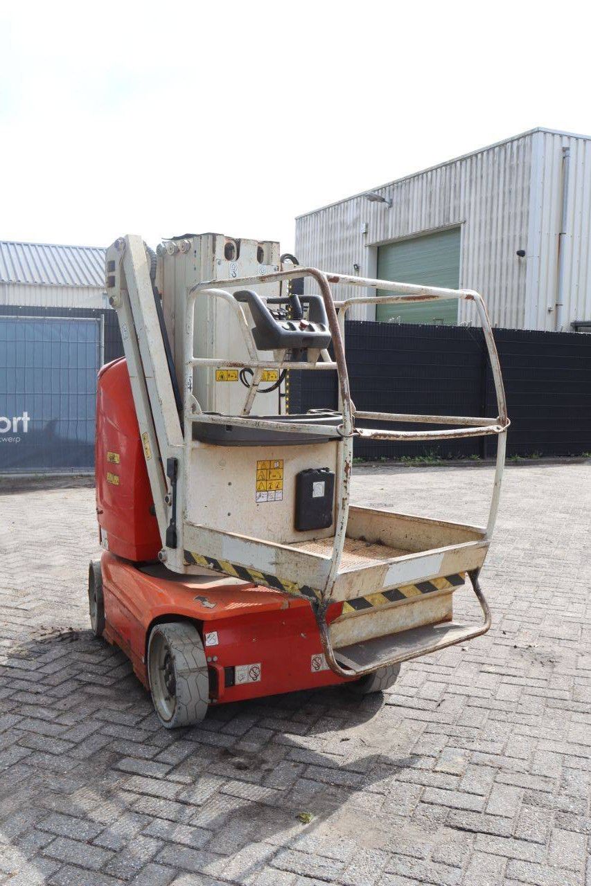 JLG Toucan 8E Electric Mast Lift 8.2m 2014