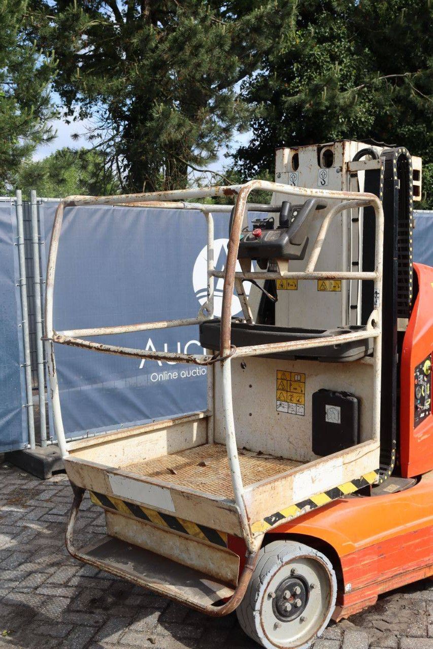 JLG Toucan 8E Electric Mast Lift 8.2m 2014