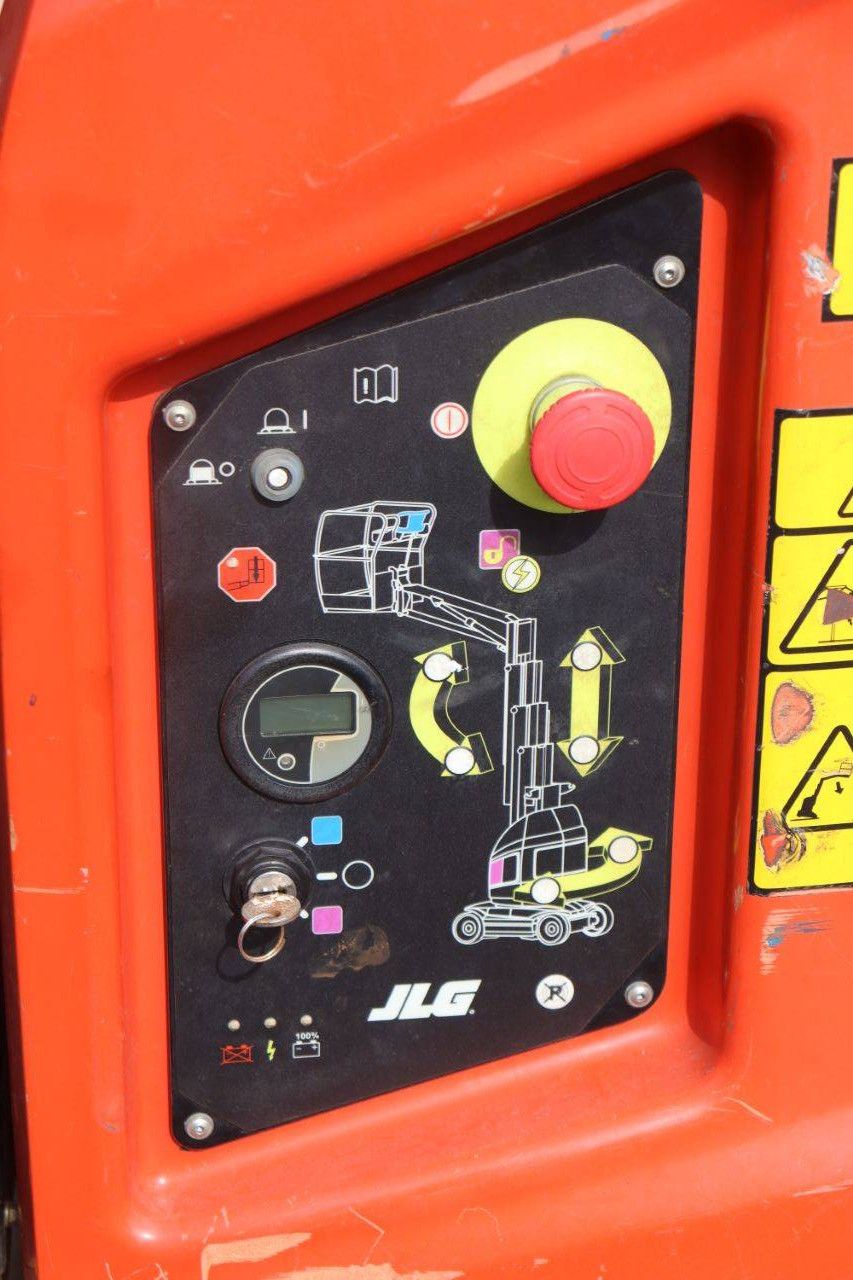 JLG Toucan 8E Electric Mast Lift 8.2m 2014