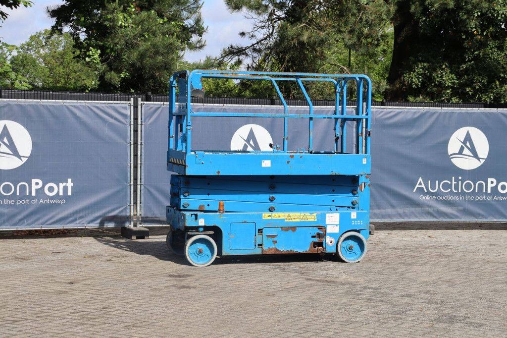 Scissor lift Genie GS-2646 Electric 9.9m 2013