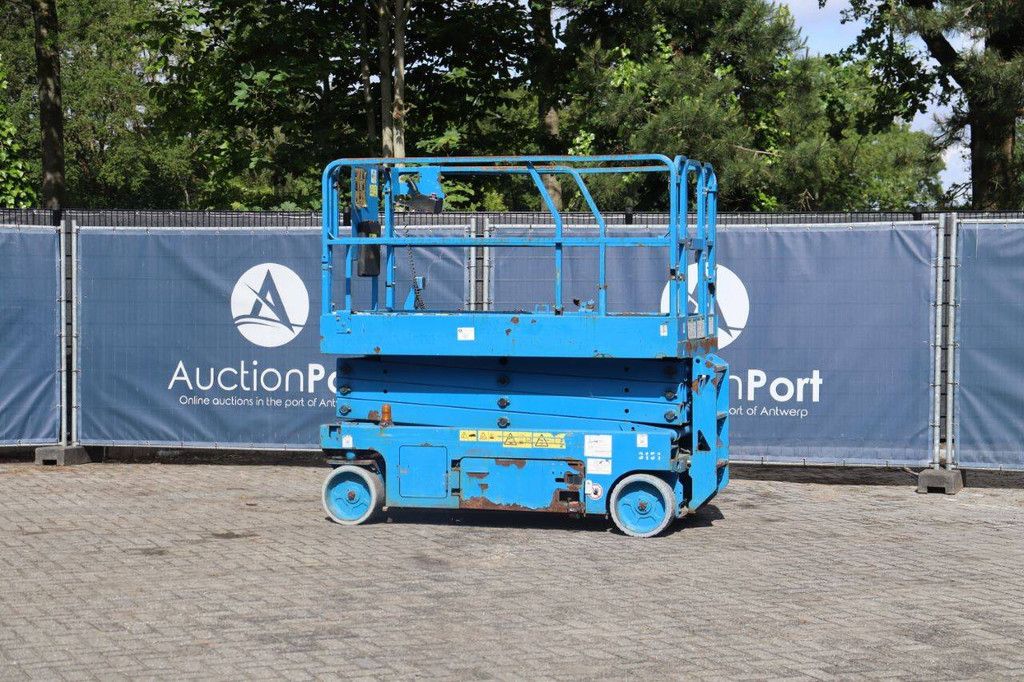 Scissor lift Genie GS-2646 Electric 9.9m 2013