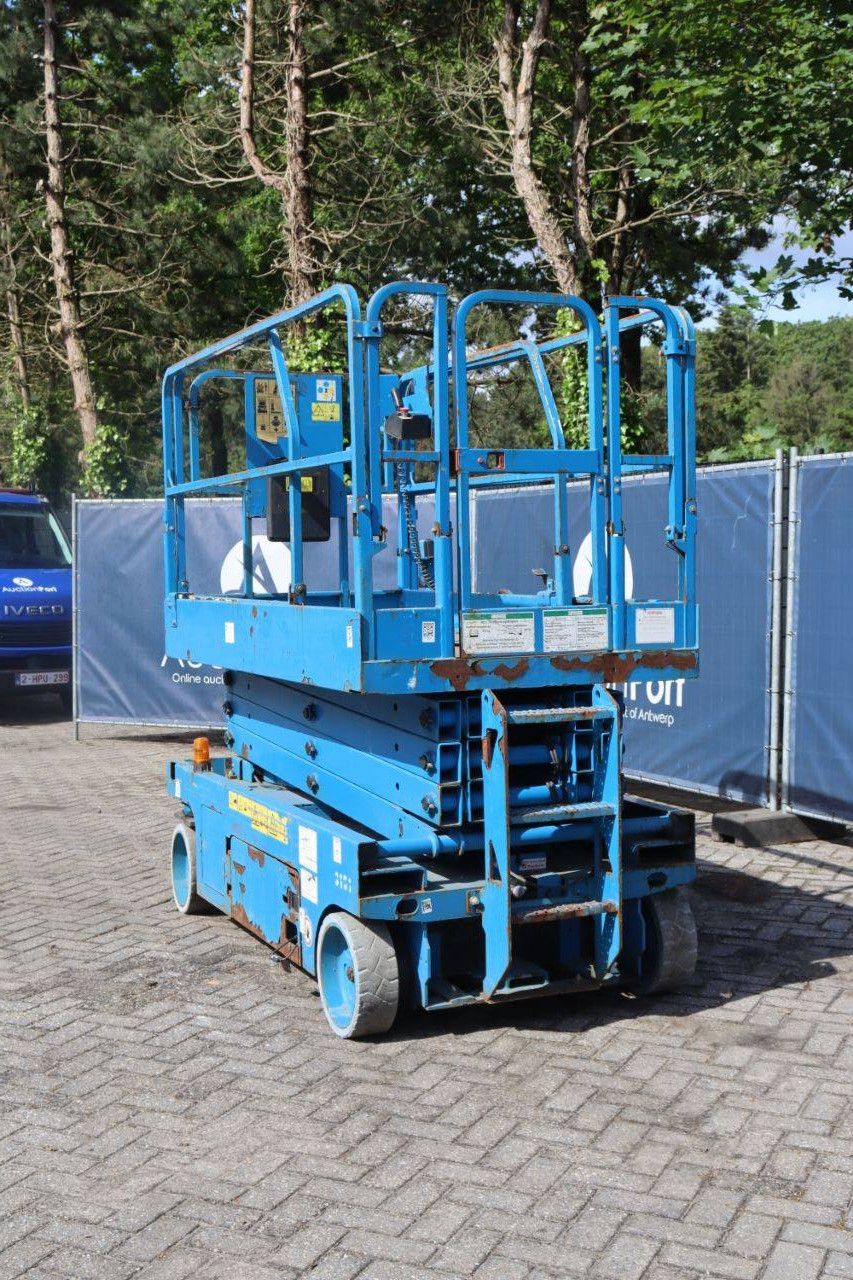 Scissor lift Genie GS-2646 Electric 9.9m 2013