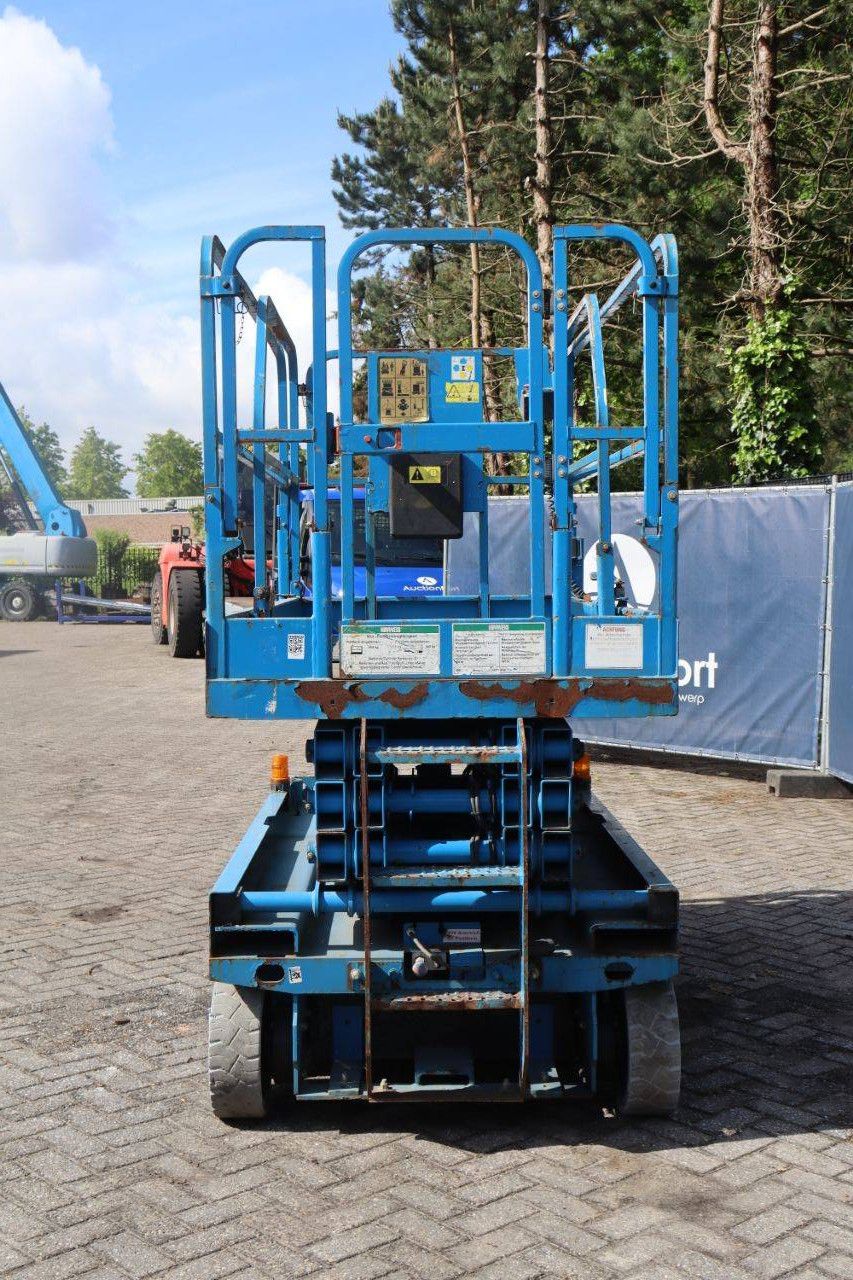 Scissor lift Genie GS-2646 Electric 9.9m 2013