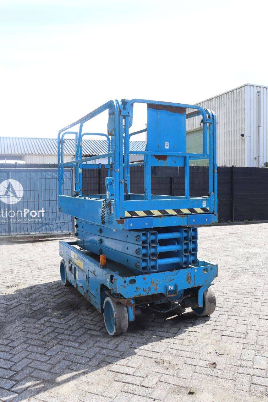 Scissor lift Genie GS-2646 Electric 9.9m 2013