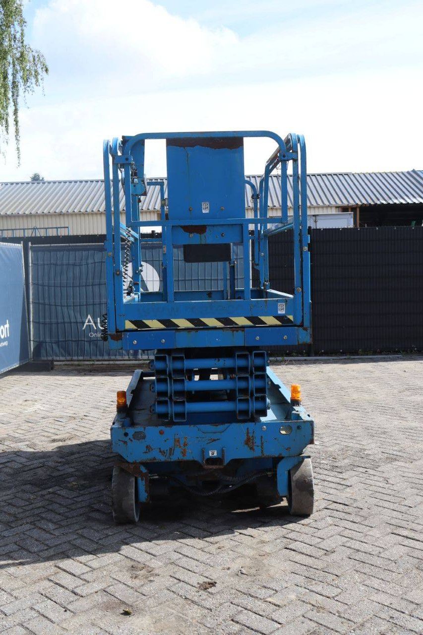 Scissor lift Genie GS-2646 Electric 9.9m 2013