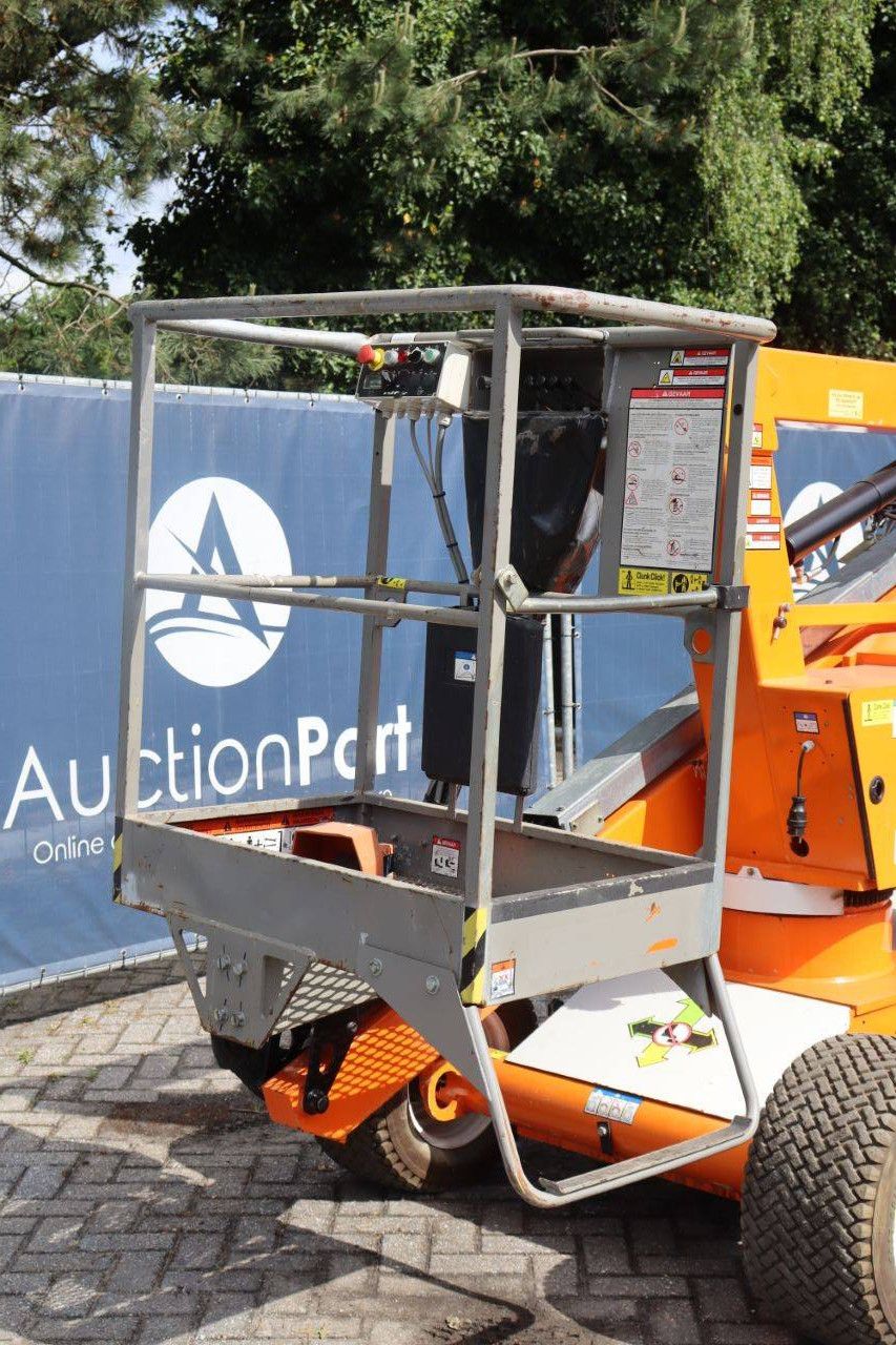 Nifty HR12NE Electric Articulated Boom Lift 12.1m 2017