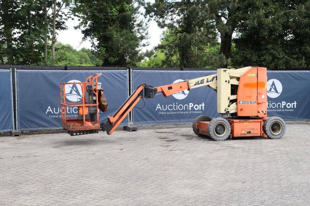 JLG F300A.JP Electric Articulated Boom Lift 11m 2014