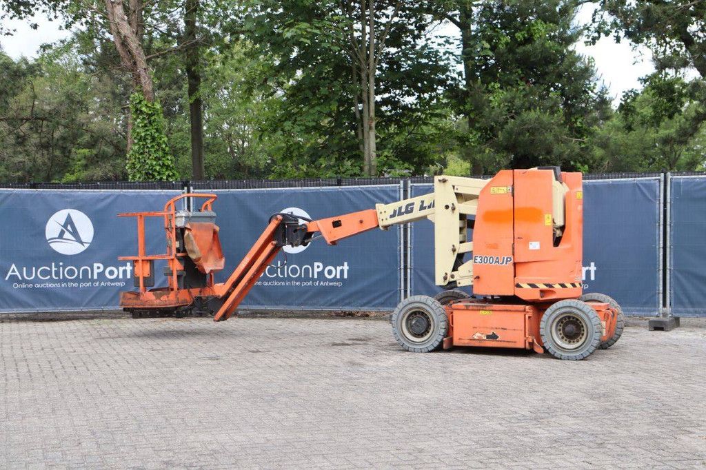 JLG F300A.JP Electric Articulated Boom Lift 11m 2014
