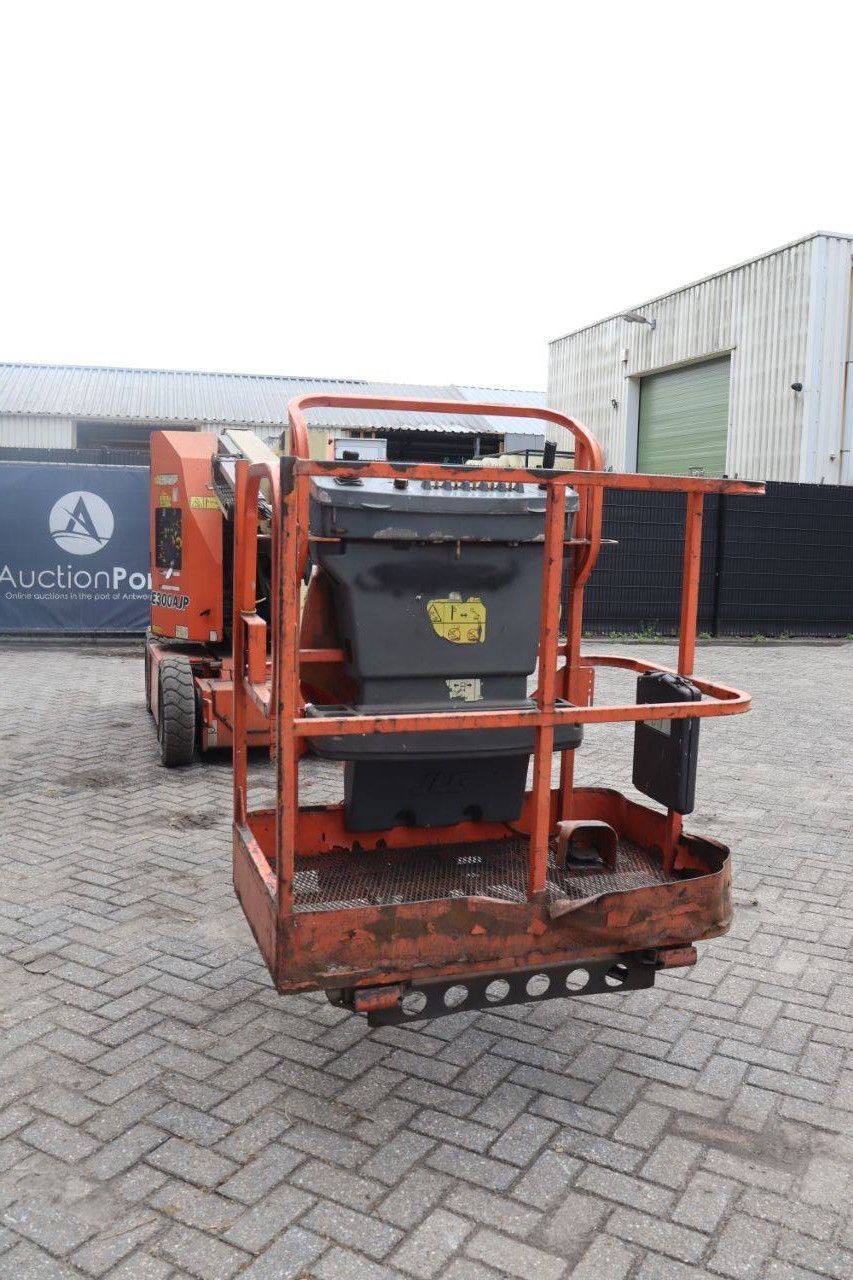 JLG F300A.JP Electric Articulated Boom Lift 11m 2014