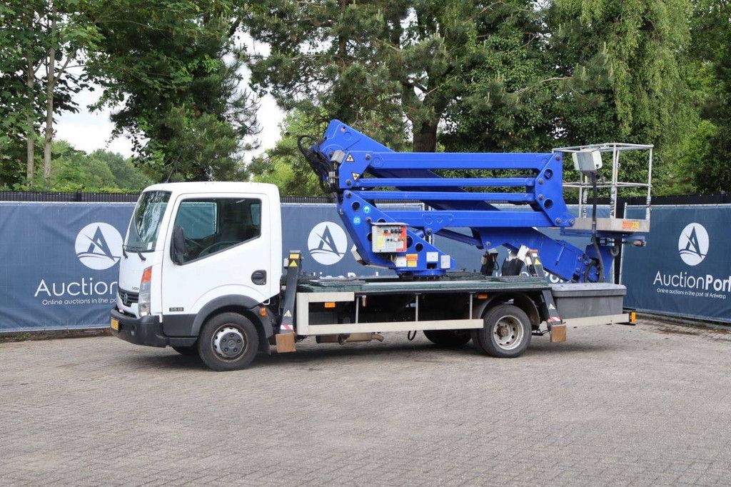 Kranwagen Nissan Cabstar 35.13 Diesel 131 PS 2008