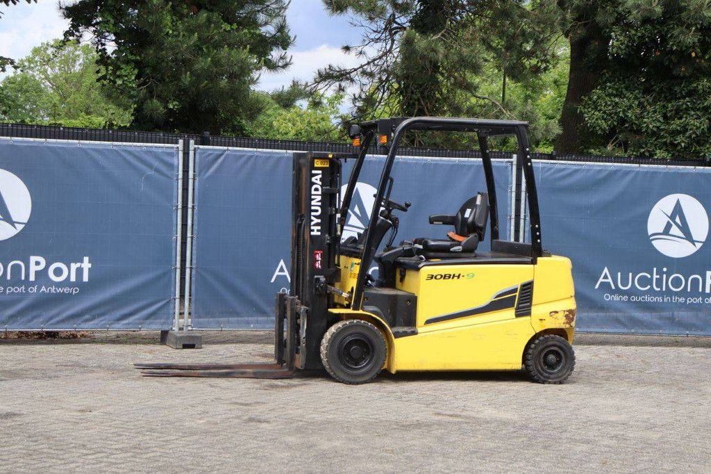 Hyundai 30BH-9 Elektrogabelstapler 3000 kg 4,05 m 2016