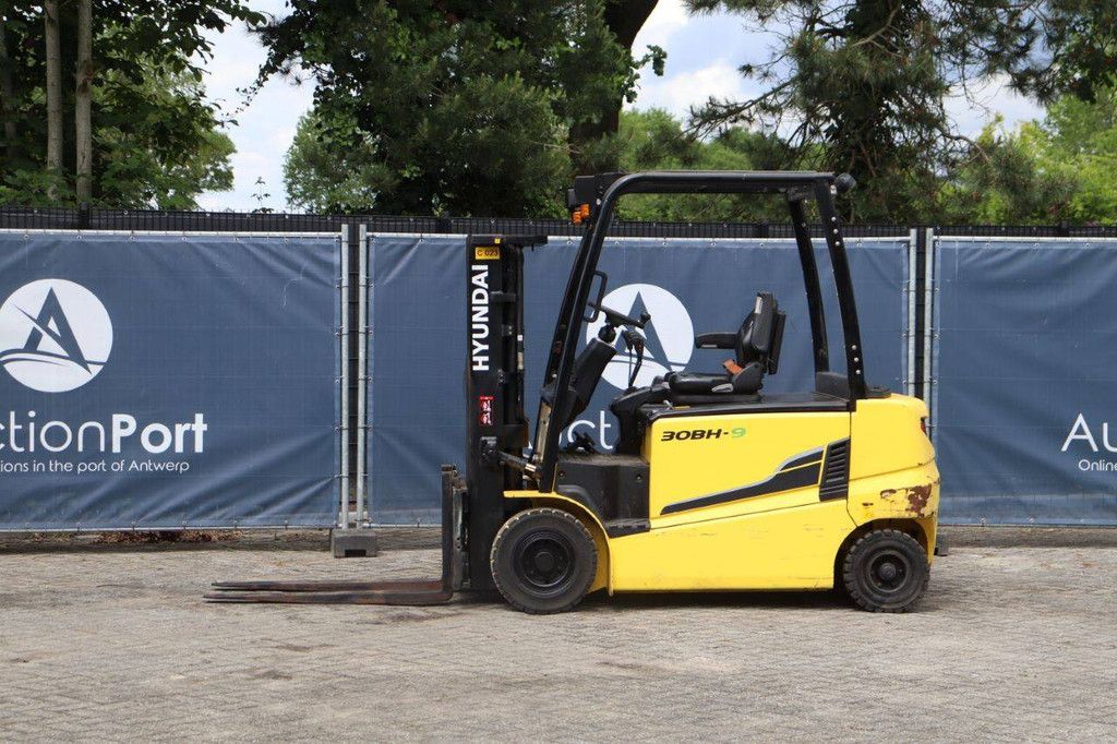 Hyundai 30BH-9 Elektrogabelstapler 3000 kg 4,05 m 2016