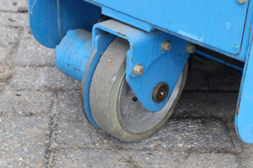 Genie IWPE-20S Electric Mast Lift 8.1m 2000