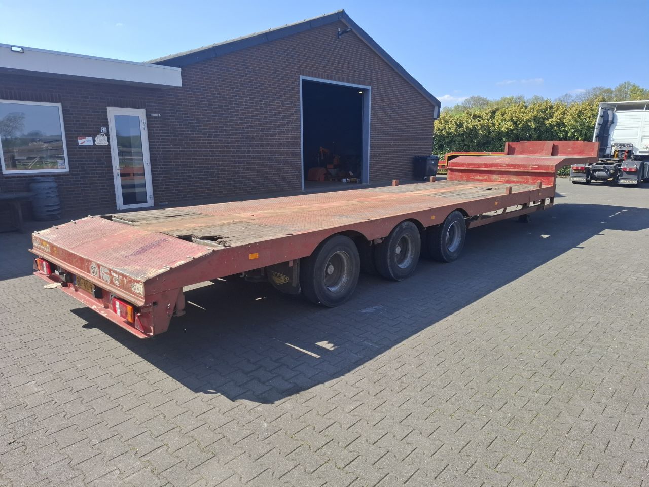 Broshuis semi dieplader