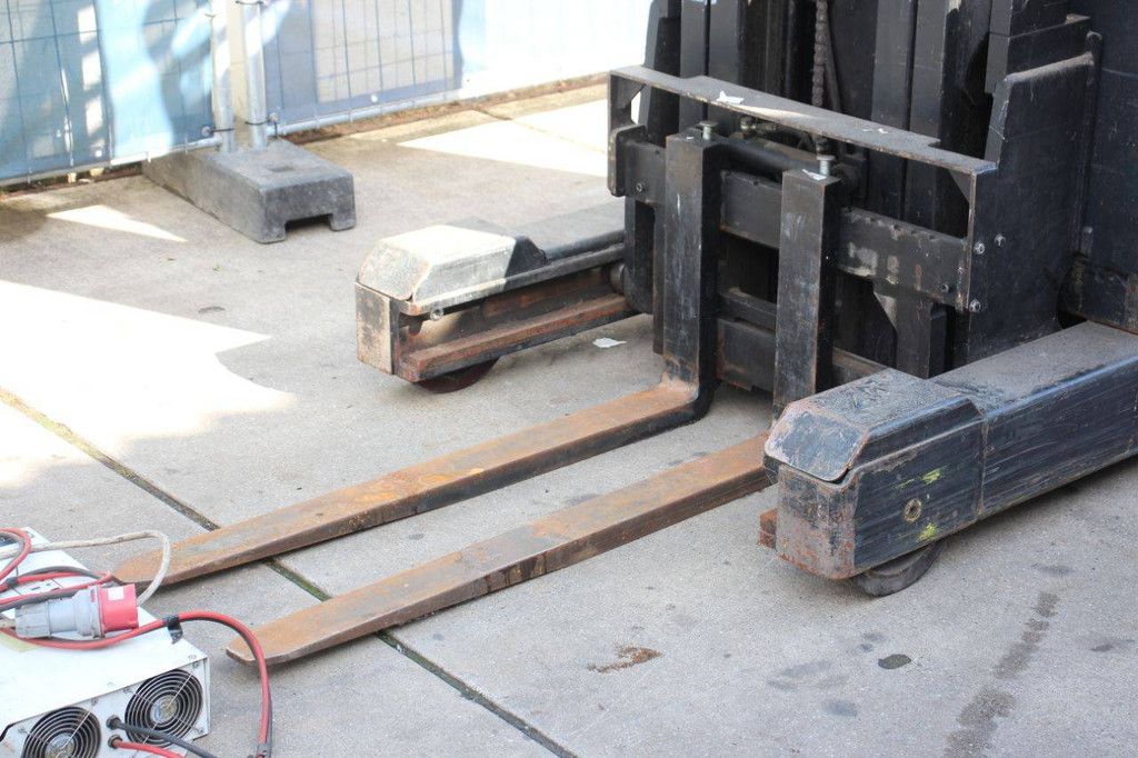 Reach truck BT RRB2 Electric 1600kg 8.0m 2008