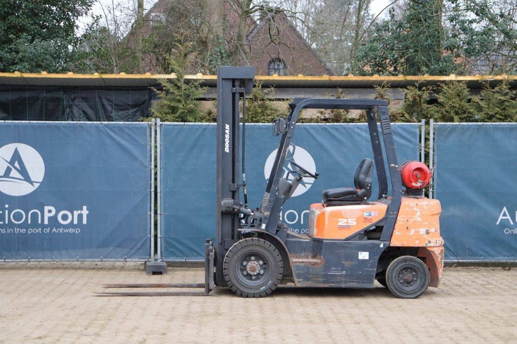 Doosan G25G-5 LPG Forklift 2500kg 5.99m