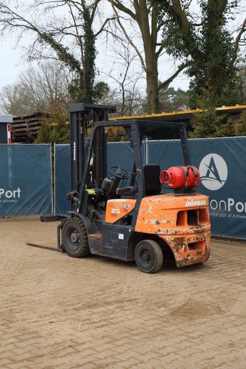 Doosan G25G-5 LPG Forklift 2500kg 5.99m