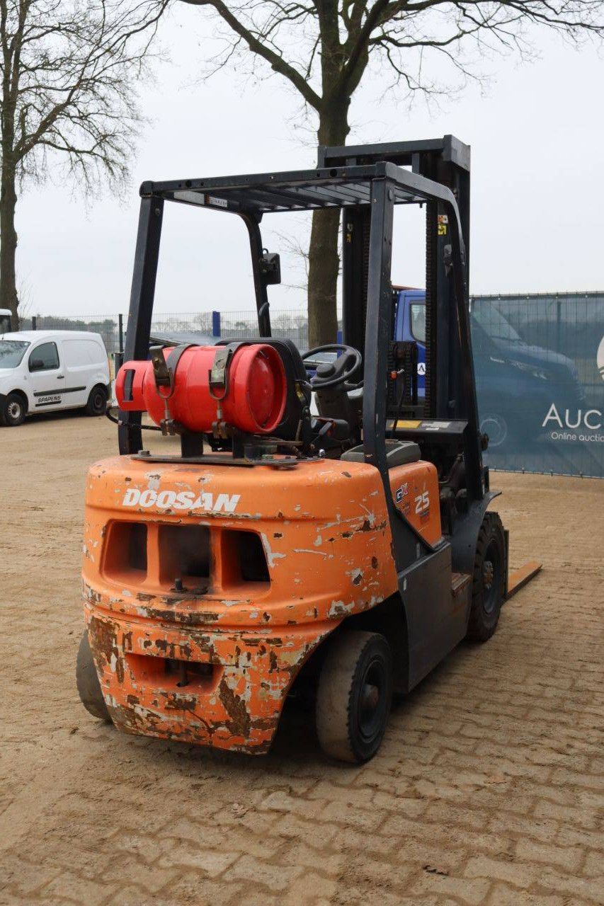 Doosan G25G-5 LPG Forklift 2500kg 5.99m