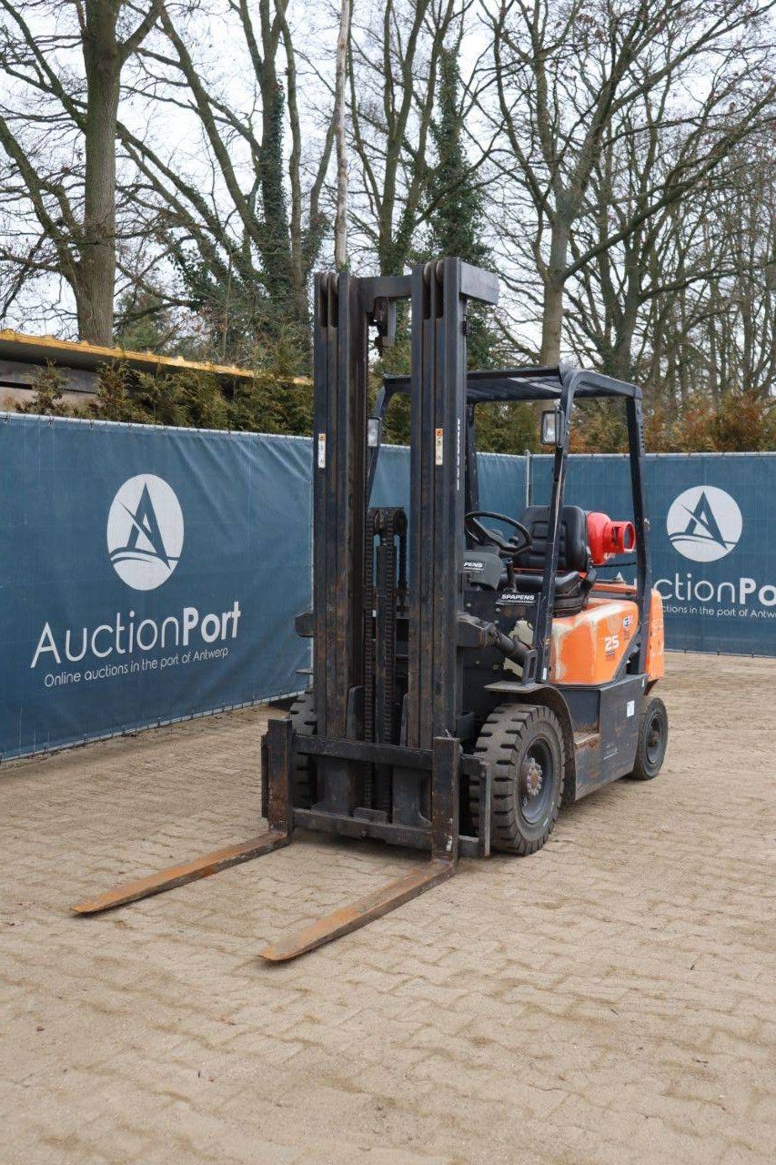 Doosan G25G-5 LPG Forklift 2500kg 5.99m