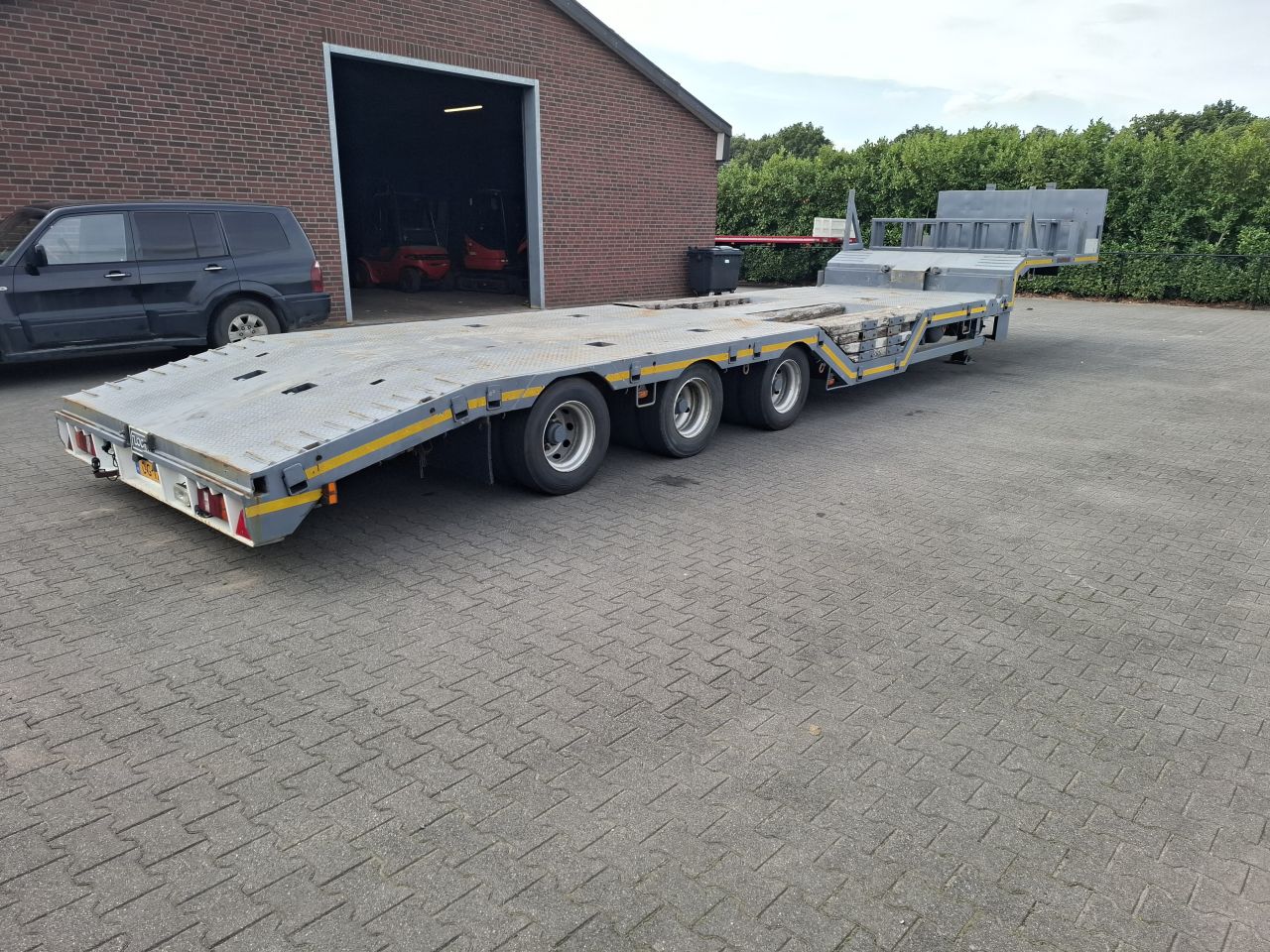 Floor semi dieplader