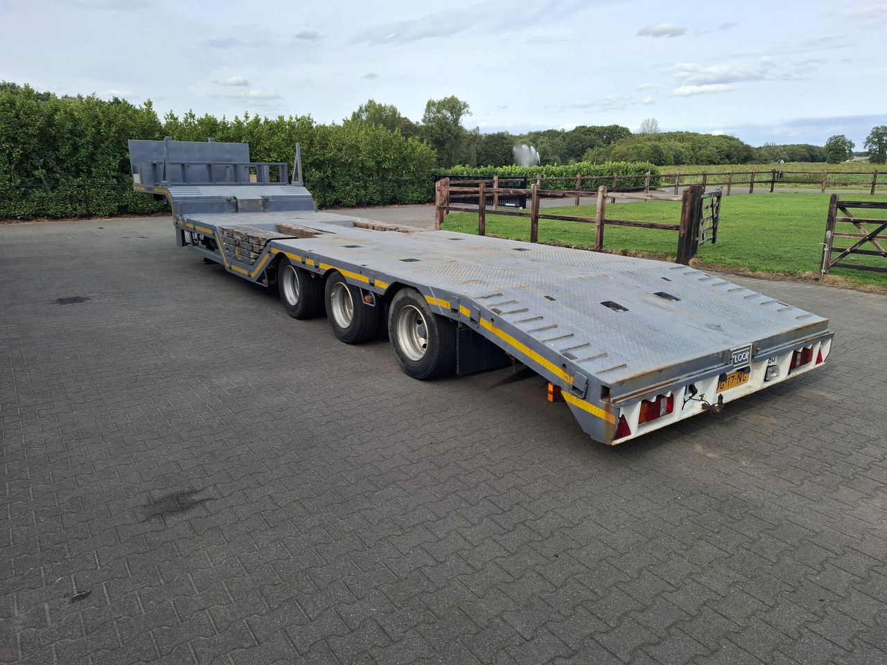 Floor semi dieplader
