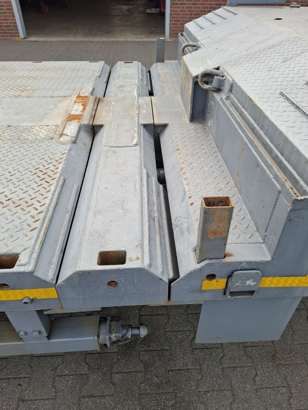 Floor semi dieplader