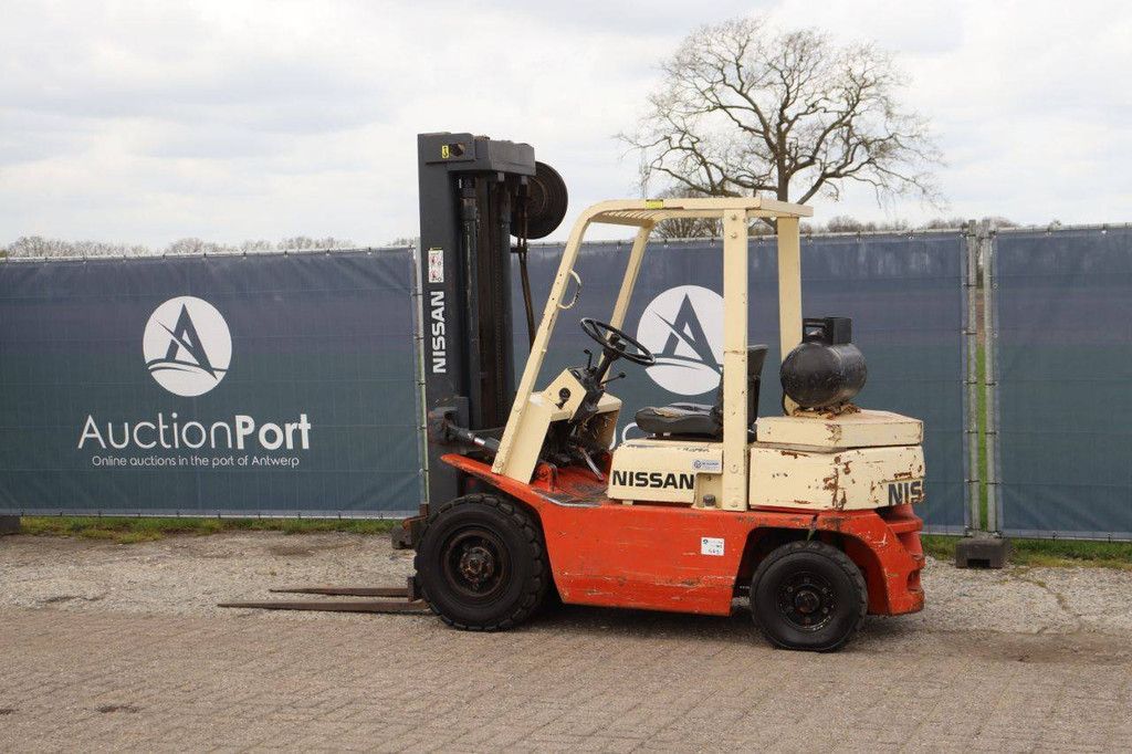 Nissan Gabelstapler PF02A20U 2000kg LPG