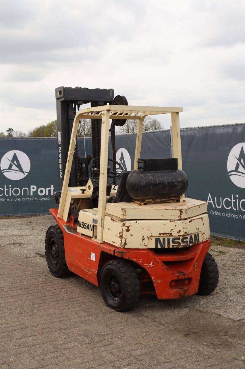 Nissan Gabelstapler PF02A20U 2000kg LPG